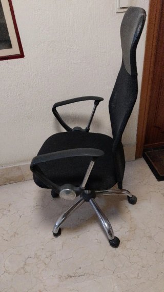 Silla de oficina negra