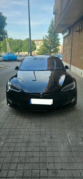 Tesla Model S 2016