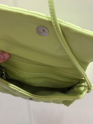Bolso de hombro verde menta acolchado