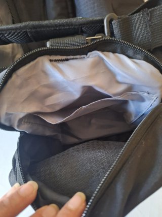 Bolso Deportivo Totto Negro y Gris