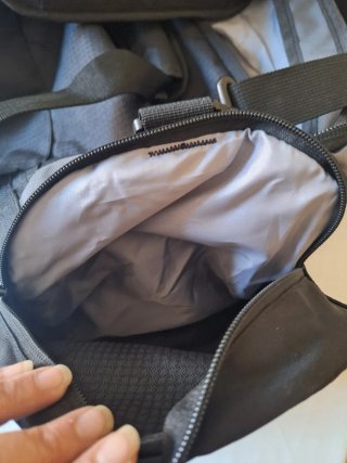 Bolso Deportivo Totto Negro y Gris