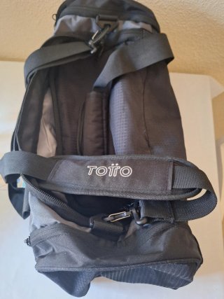 Bolso Deportivo Totto Negro y Gris