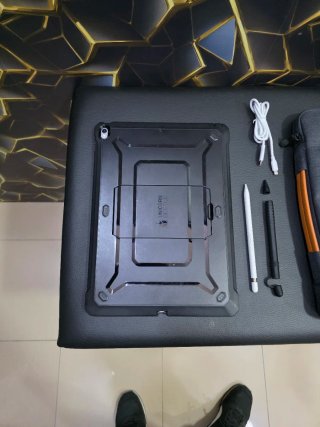 iPad Pro 12.9 2°generación + Accesorios