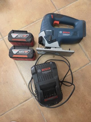 Caladora Bosch Profesional + 2 Baterías y Cargador
