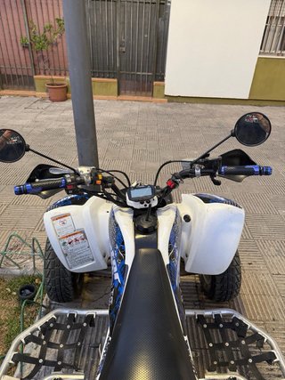 Quad Yamaha Raptor Azul y Blanco