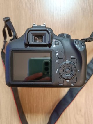 Canon EOS 4000D