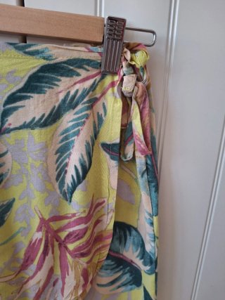 Falda pantalón estampado flores