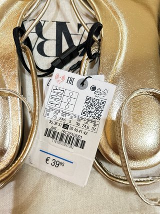 (38)Sandalias doradas Zara talla 38