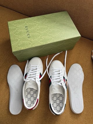 Zapatillas Gucci Blancas con Abeja