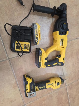 Kit Taladro Percutor y Atornillador Dewalt