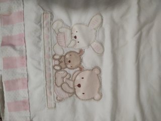 Chichonera infantil con estampado de casas