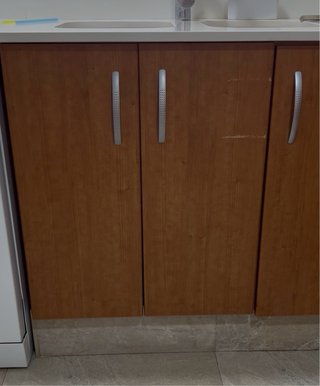Puertas de cocina marrones de madera
