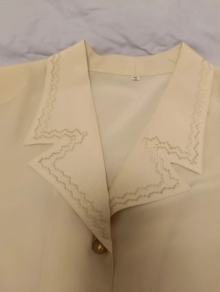 Blusa beige elegante