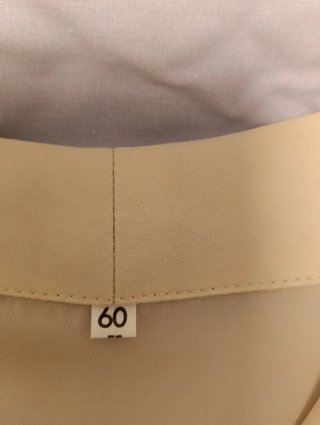 Blusa beige elegante