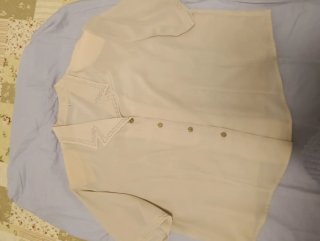 Blusa beige elegante