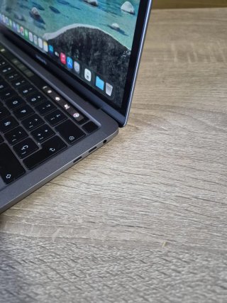 Apple MacBook Pro A2251