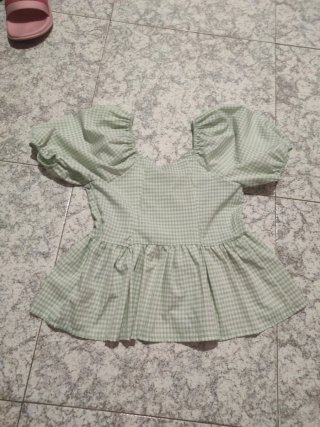 Camiseta cuadros verde manga abullonada