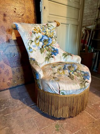 Poltroncina vintage floreale