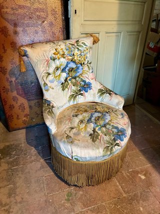 Poltroncina vintage floreale