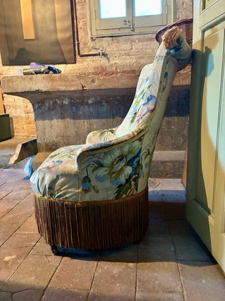 Poltroncina vintage floreale