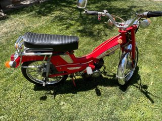 Mobylette AV70 Roja
