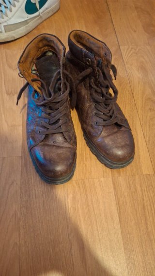 Lote Ropa y zapatillas