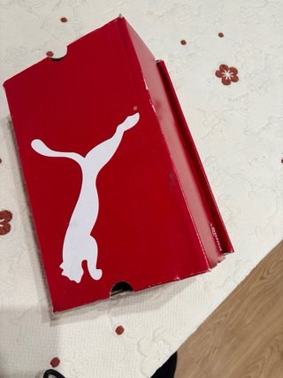 Zapatillas Puma Blancas y Rojas Sin Estrenar