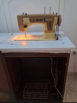 Máquina de coser Singer antigua