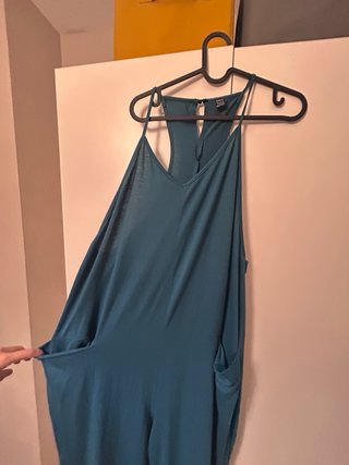Mono mujer azul