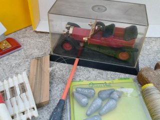 Lote variado: Calculadora, reloj, libros y más