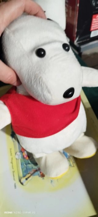 Peluche Snoopy con camiseta roja