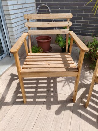 Dos Sillas de madera para exterior