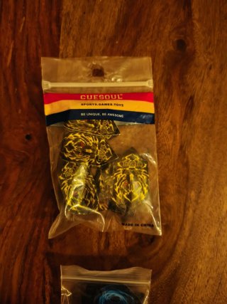 Colas, Plumas y puntas de Dardos