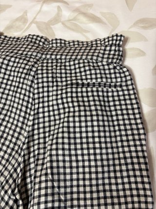 Pantalones cortos de cuadros blancos y negros