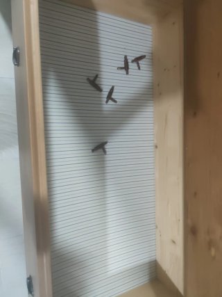 Cómoda de madera con cajones