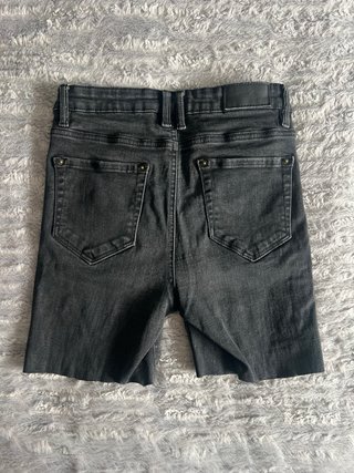 Shorts vaqueros negros Stradivarius talle alto