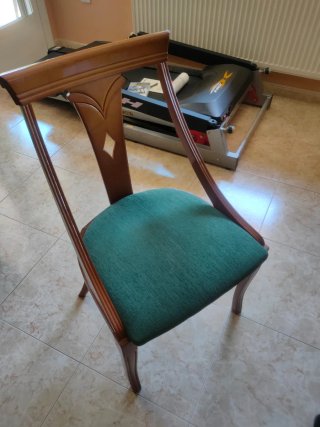 Mesa + sillas clásicas de comedor extensible