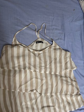 Blusa de tirantes con volantes