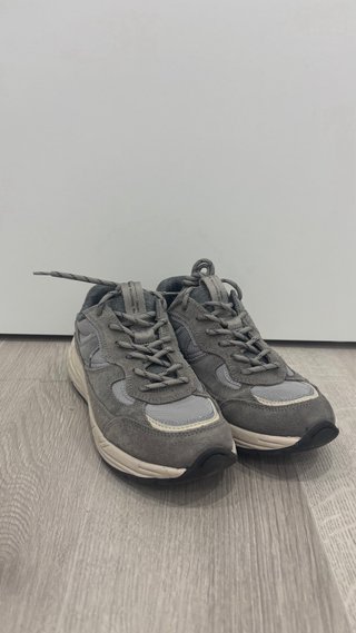 Deportivas Zara Beige y Gris