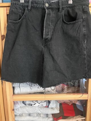 Shorts negros vaqueros deshilachados