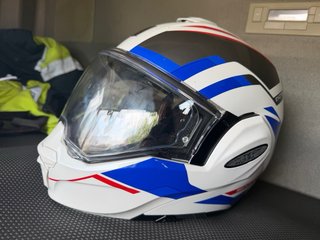 Casco Scorpion Blanco Azul Rojo