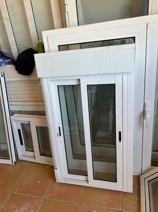 Ventana aluminio corredera con persiana 65+110