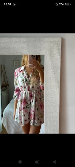 Vestido floral rosa y blanco