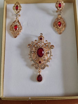 Conjunto Regional Pendientes y Broche Oro Rojo