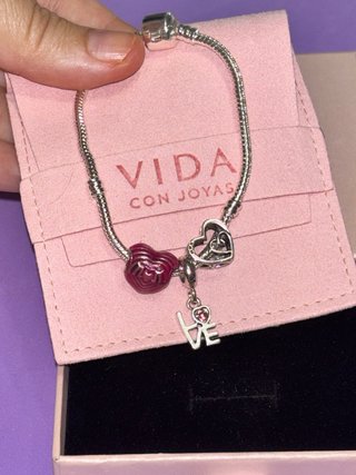Pulsera de Plata con Charms Corazón y LOVE