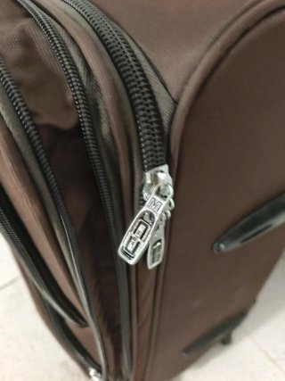 Maleta de viaje marrón
