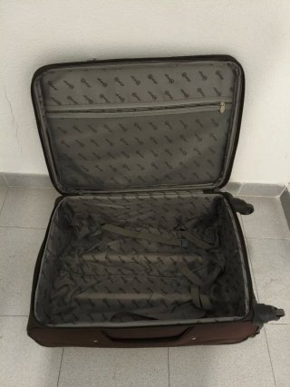 Maleta de viaje marrón