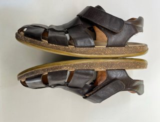 Sandalias Camper cuero original. Tipo pelotas T42