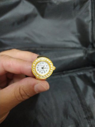 Anillo Reloj Dorado con Cristales