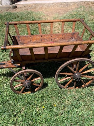 Carro antiguo de madera